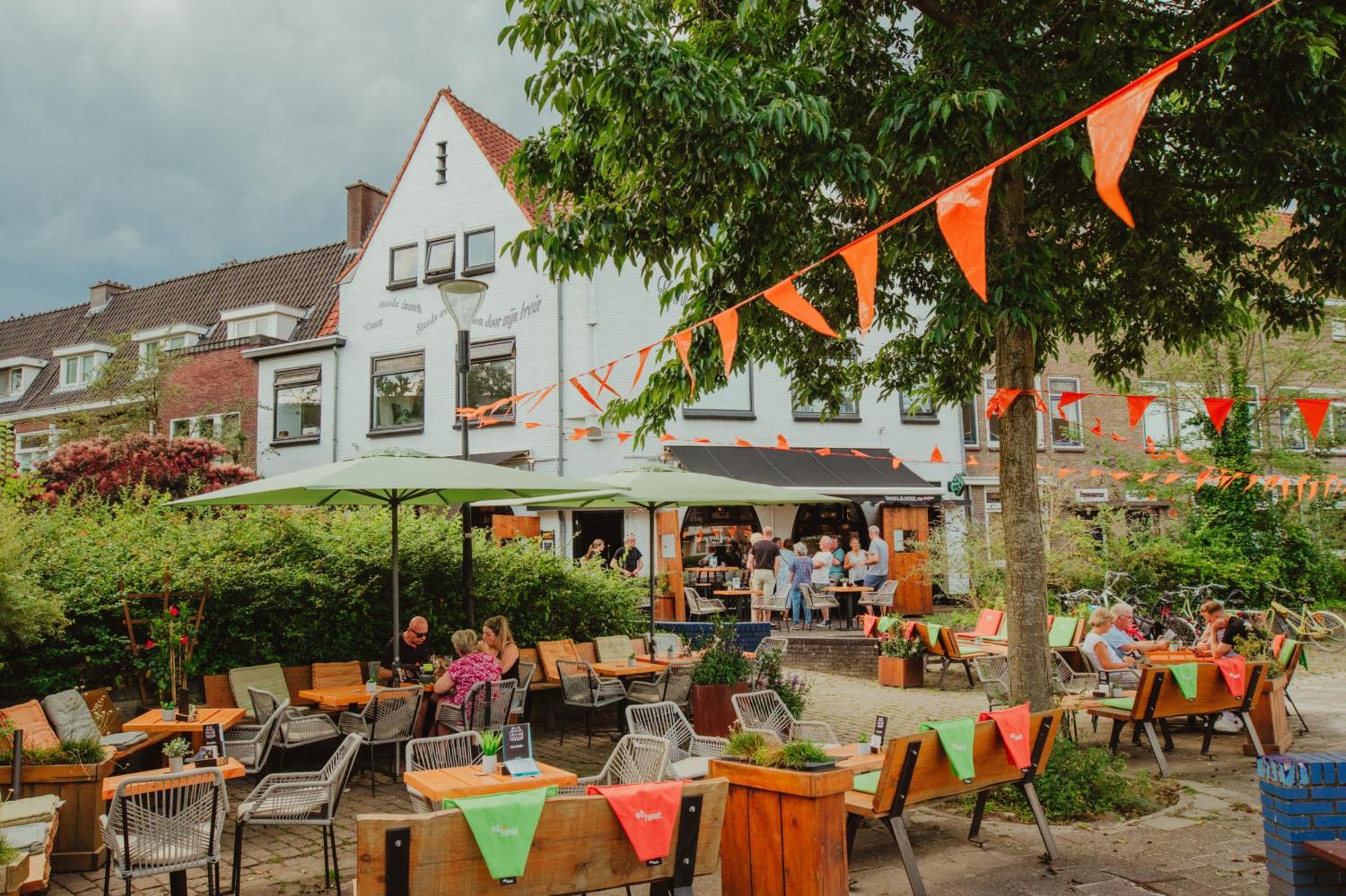Cafe 'T Vonderke Acomodação com café da manhã Eindhoven Exterior foto